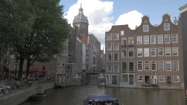 Amsterdam city sceny z Bazyliki Świętego Mikołaja, Holandia — Wideo stockowe