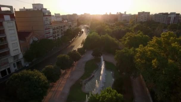 在日落时，西班牙瓦伦西亚空中城市景观 — 图库视频影像