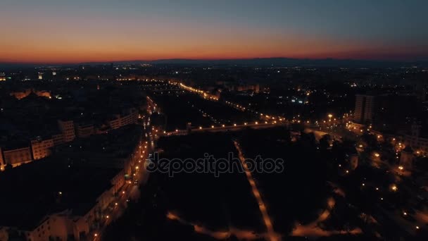 Vliegen over Valencia nachts, Spanje — Stockvideo