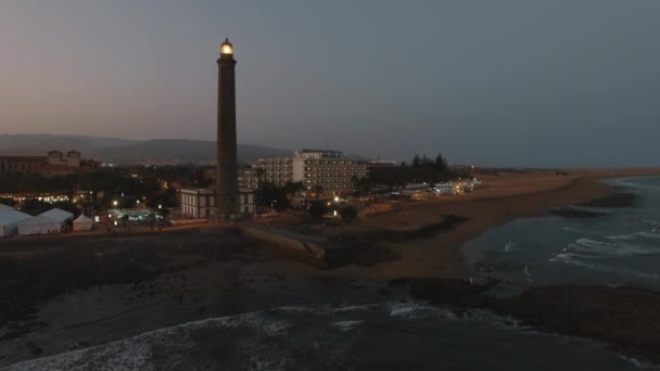 Maspalomas Lighthouse on Gran Canaria, aerial view — Stock Video