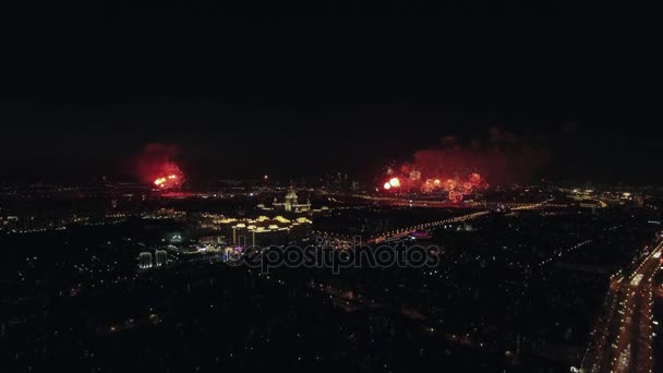 Zafer Bayramı kutlamaları havai fişek gece Moskova ile — Stok video
