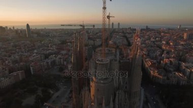 Sagrada Familia ile Barcelona 'nın hava manzarası