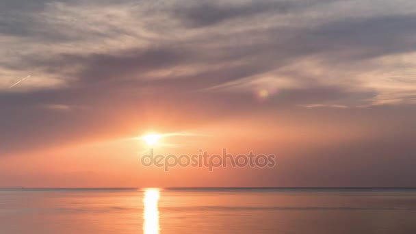 Timelapse de puesta del sol sobre el mar — Vídeo de stock