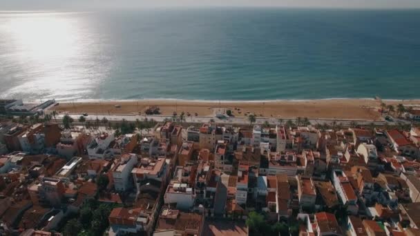 Barcelona na wybrzeżu Morza Śródziemnego, aerial strzał — Wideo stockowe