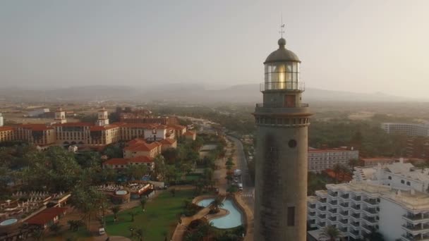 Maják Maspalomas v turistické město, Gran Canaria — Stock video