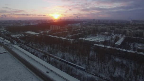 Flygfoto över vintern St. Petersburg vid soluppgången, Ryssland — Stockvideo