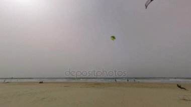 Tel Aviv plaj kiteboarding eğitim, İsrail sahip insanlarla