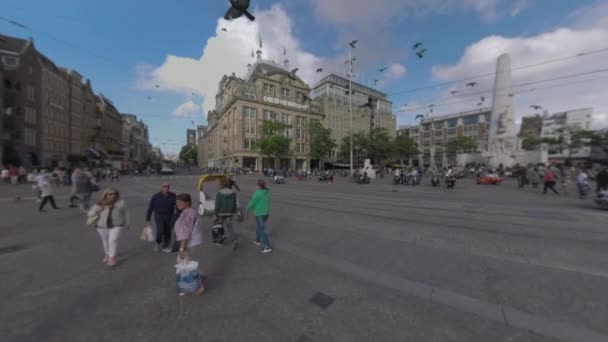 Paysage urbain d'Amsterdam avec Place du Barrage, Pays-Bas — Video