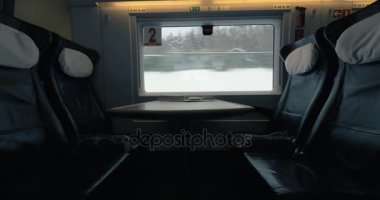Hızlı tren hareketli boş sandalye