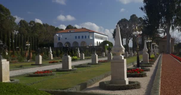 Bahai garden with the Mansion of Bahji. Acre, Israel — Stock Video
