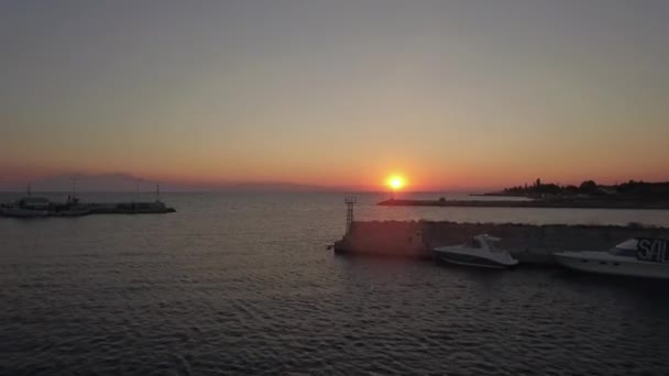 Aerial scene of quay and sea at sunset — Stock Video