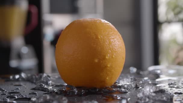 Laranja para bebidas refrescantes e saudáveis — Vídeo de Stock