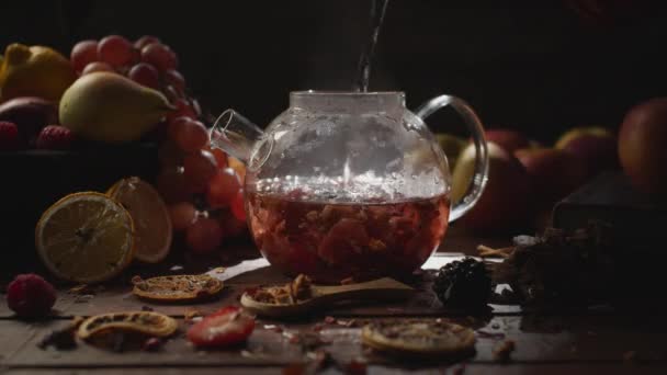 Making fruit tea — Stock Video