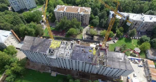 Vista aerea della casa a più piani in costruzione — Video Stock