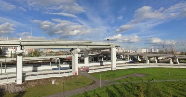 Mehrstöckige Straßenkreuzungen in Moskau, Luftaufnahme — Stockvideo