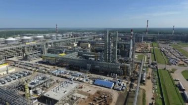 Rusya 'daki petrol rafinerisinin havadan görünüşü