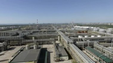 Dev sanayi bölgesinde petrol rafinerisi