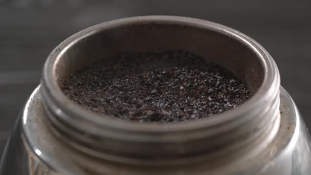 Moka pot coffee maker in use — Stock video
