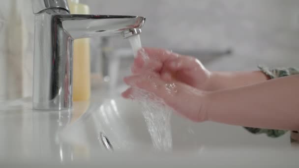 Baby washing hands — Stock Video