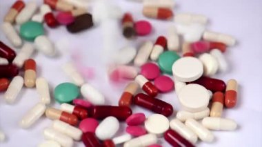 Birçok farklı colorfuls hapları 