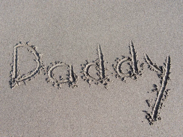 "papà "è scritto sulla sabbia — Foto Stock