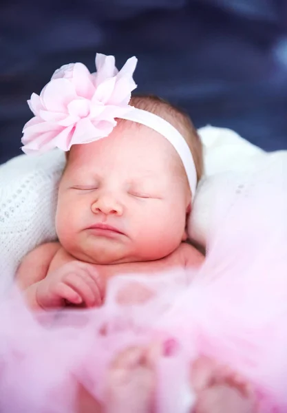 Ładny nowo narodzonego dziecka do spania — Zdjęcie stockowe