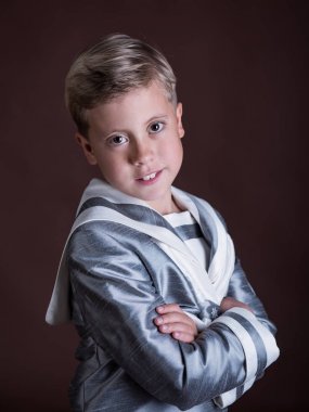 Güzel şirin denizci çocuk