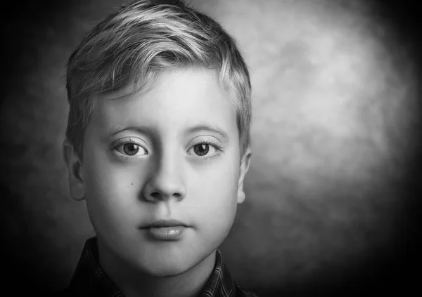 Portret van een leuke jongen — Stockfoto