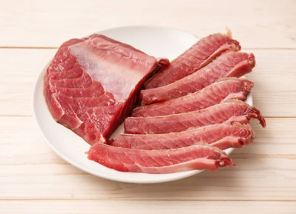 Close up view of a raw tuna steak — Stock Photo, Image