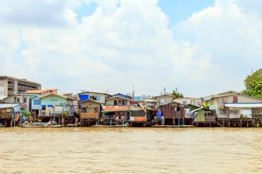 Resim Chao Phraya Nehri boyunca evlerin.