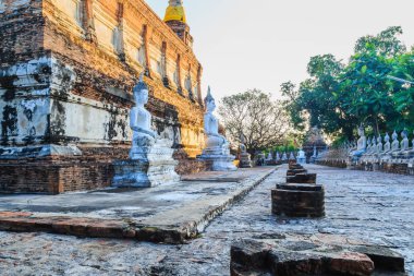 Tuğla ayağı Wat Yai Chaimongk kilisede kalıntıları olarak