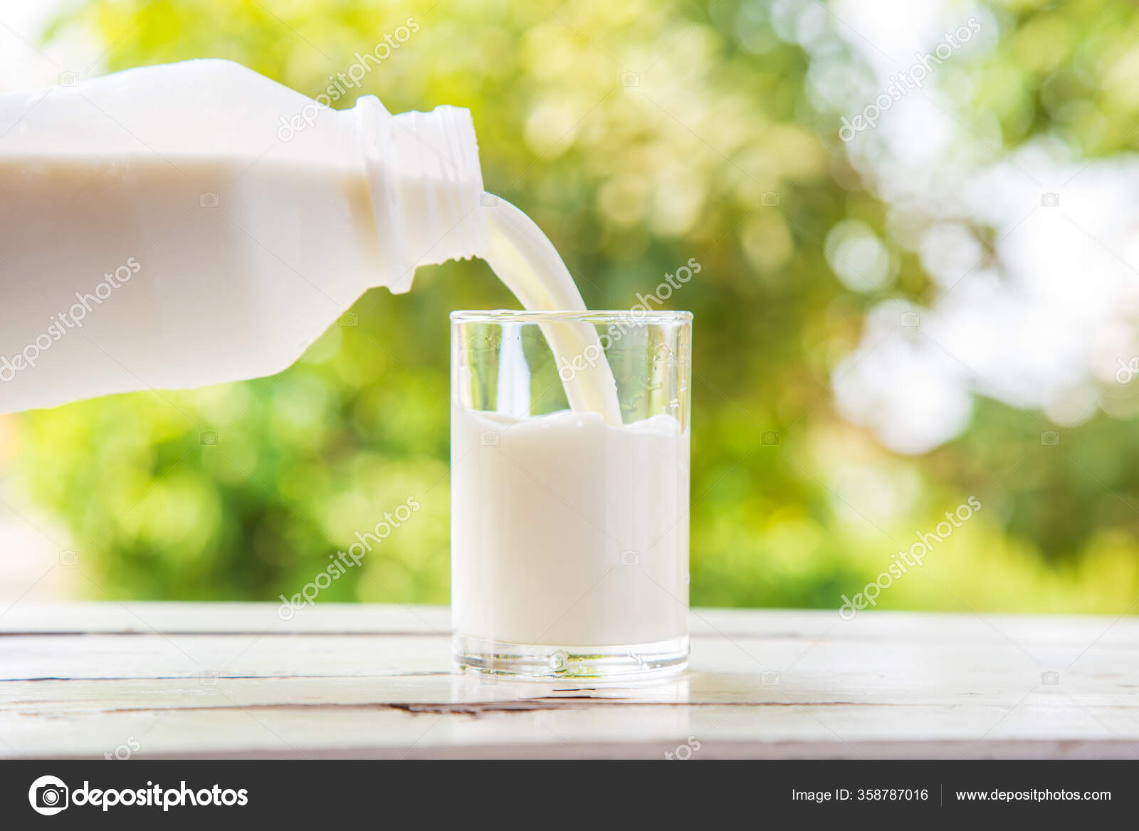 Milk Pouring Glass: Over 8,729 Royalty-Free Licensable Stock Illustrations  & Drawings