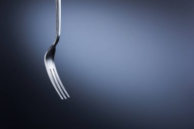 Beyaz arka planda çatal