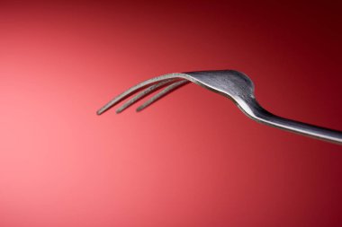 Kırmızı arka plan, yatay çatal