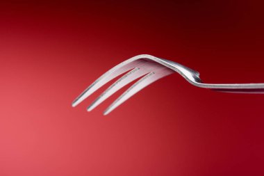 Kırmızı arka plan, yatay çatal