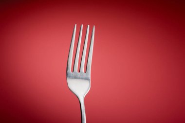 Kırmızı arka plan, yatay çatal