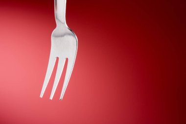 Kırmızı arka plan, yatay çatal