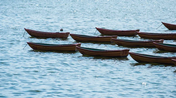 Barci goale pe mare — Fotografie, imagine de stoc