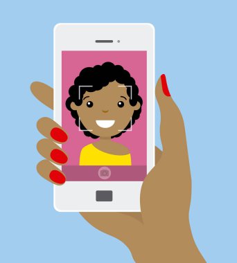 Genç kız bir selfie smartphone ile yapıyor