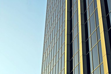 Modern bina. Modern ofis binası ile cam cephe