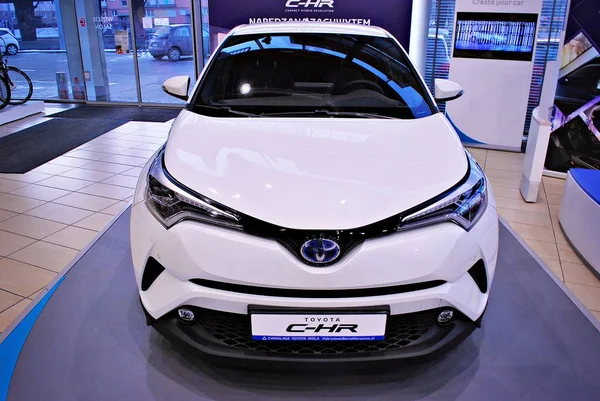 Toyota C-HR. Sala de exposições . — Fotografia de Stock