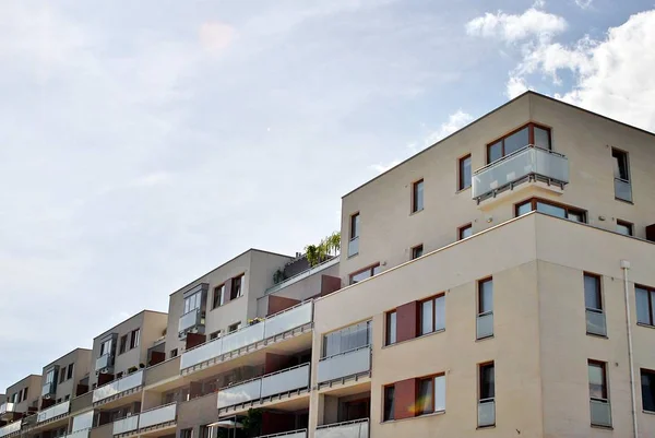 Modern apartmanlar dış