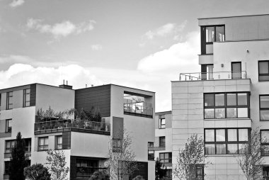Modern apartman dış görünüşü. siyah ve beyaz