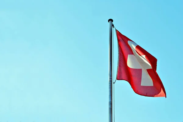 Az árboc Svájc zászlaja — Stock Fotó