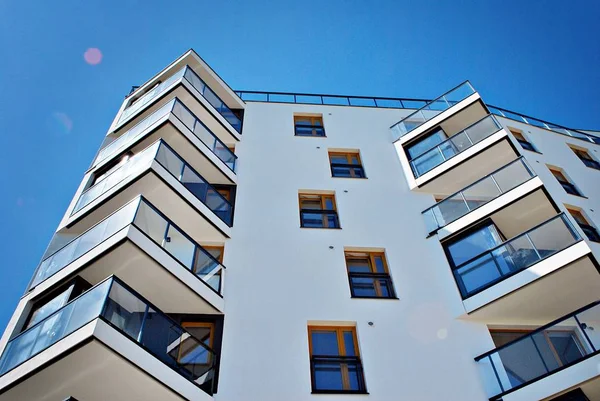 현대 아파트 건물 외관 — 스톡 사진