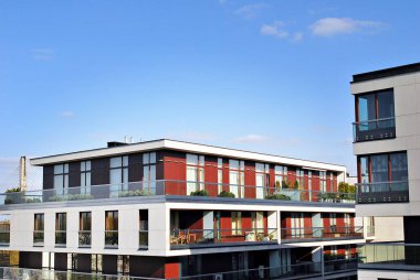 Modern apartmanın dış