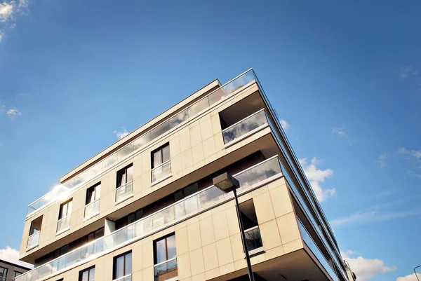 Modern apartmanlar dış