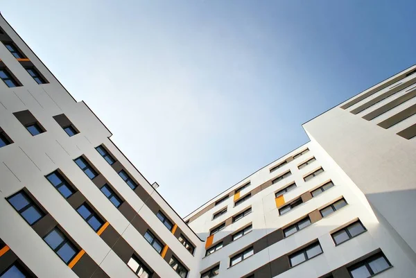 Modernos edificios de apartamentos exteriores —  Fotos de Stock