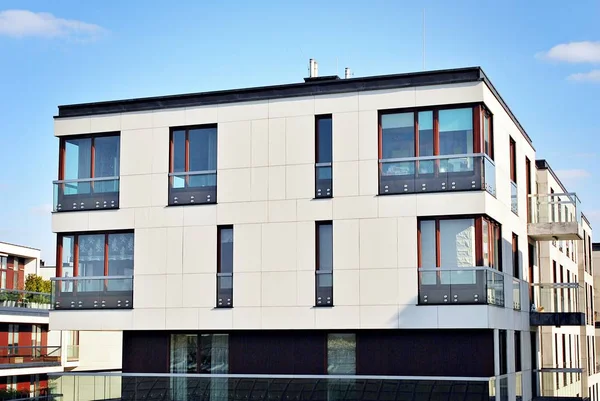 Modern apartmanın dış