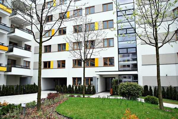 Modern apartment building exteriors — Stock Photo, Image